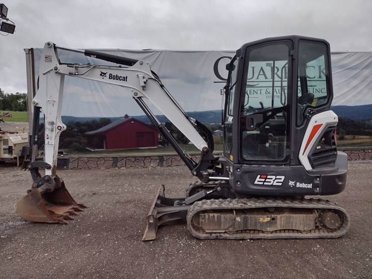 bobcat-e32i-image-1