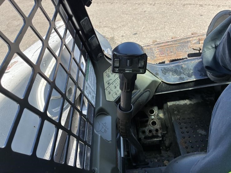 2017-bobcat-s590-image-17
