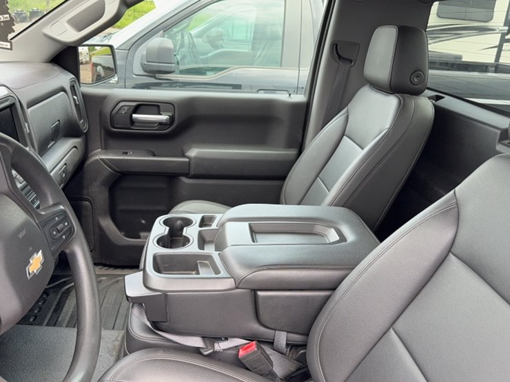 2020-chevrolet-1500-image-18
