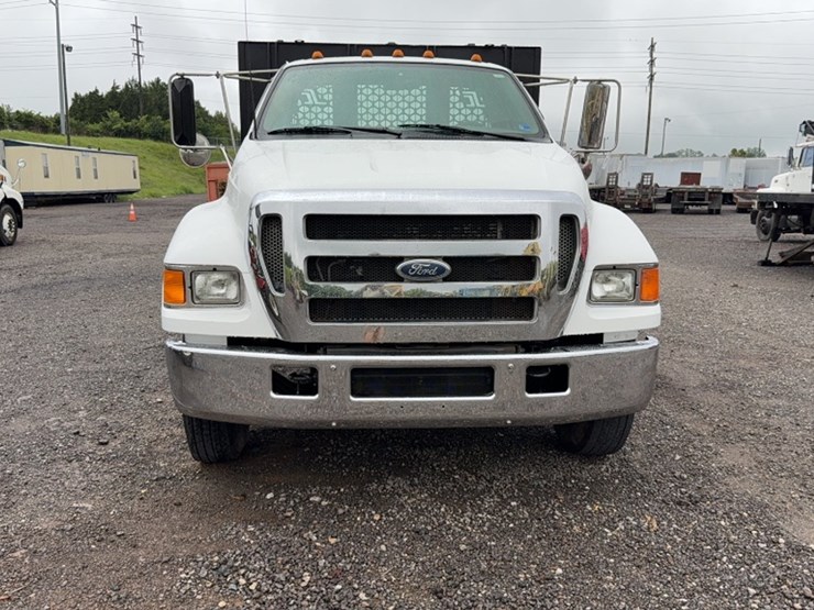 2004-ford-f650-image-2