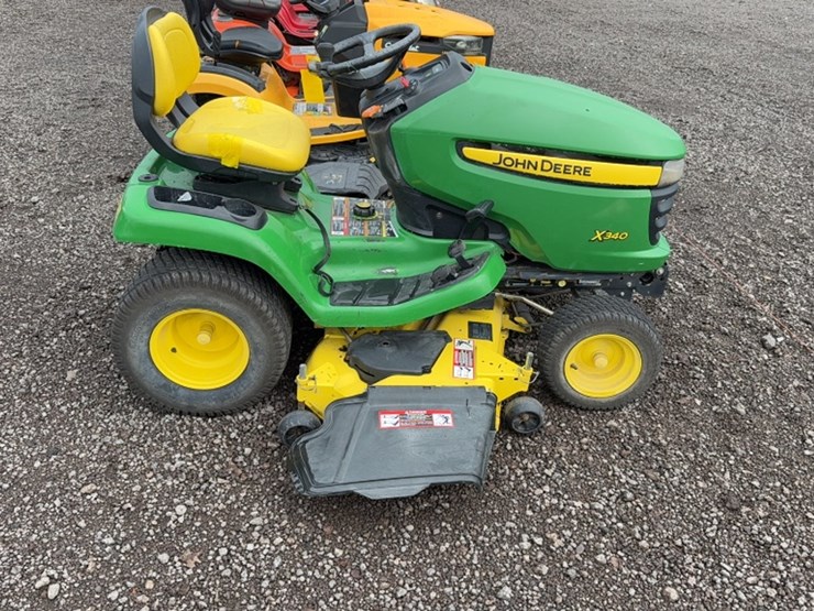 john-deere-x340-image-4