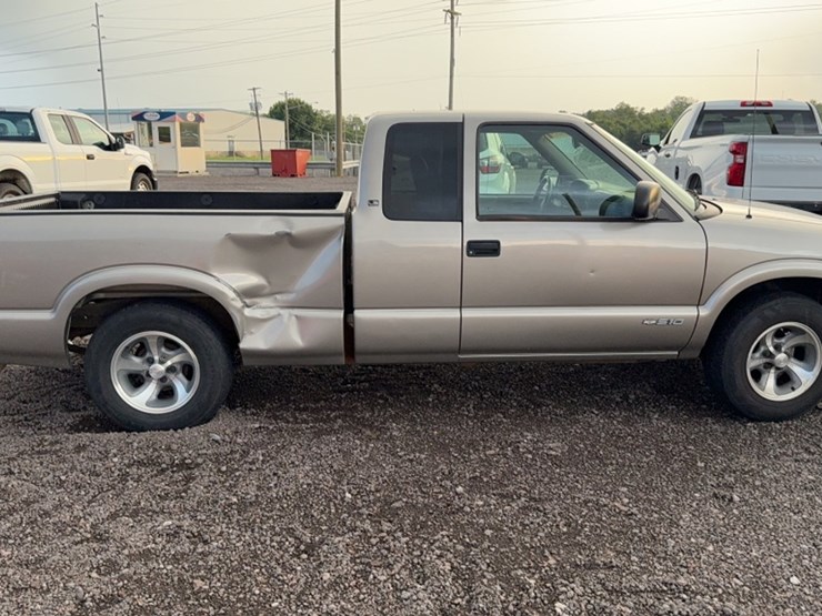 2003-chevrolet-s10-image-4