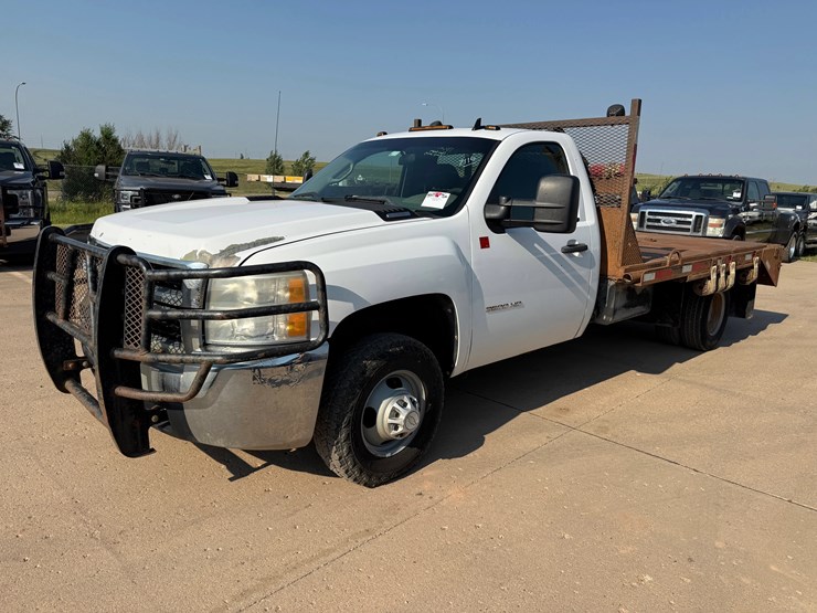 2010-chevrolet-silverado-3500hd-image-1