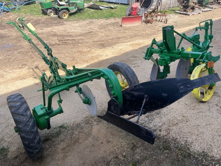 #4684-•-john-deere-sinlge-bottom-plow-image-6