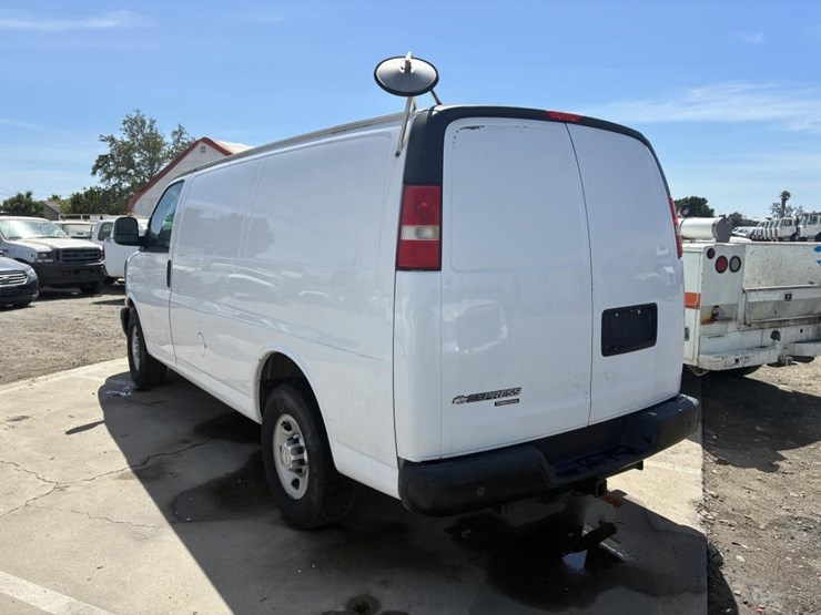 2014-chevrolet-express-3500-image-4