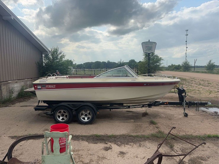 18’-cobalt-boat-and-trailer-image-1