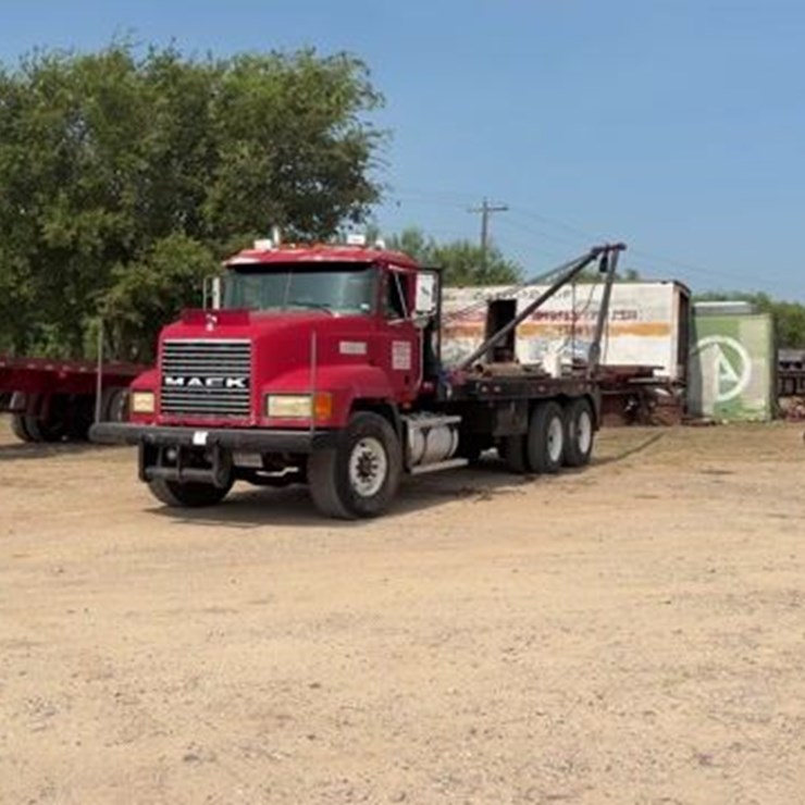 1999 MACK CH612