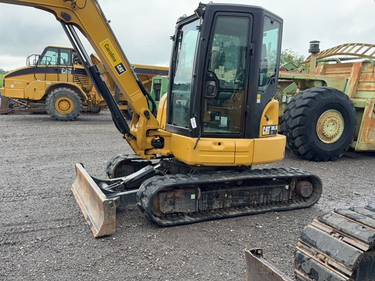 caterpillar-305.5-image-13