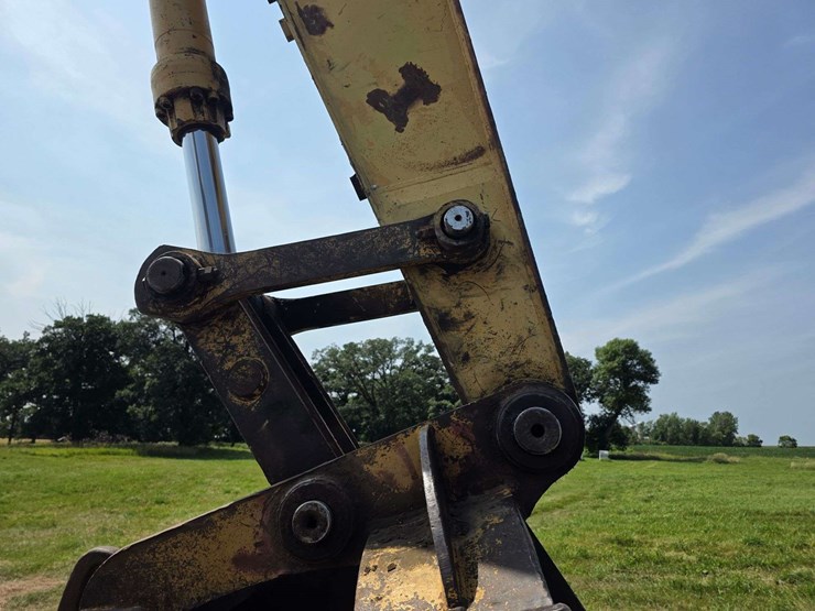 2002-caterpillar-330cl-image-21