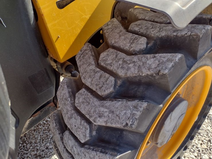 jcb-525-image-14