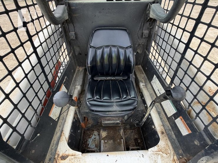 bobcat-s220-image-9