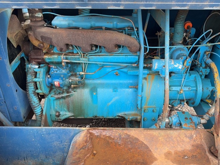 john-deere-330-image-9