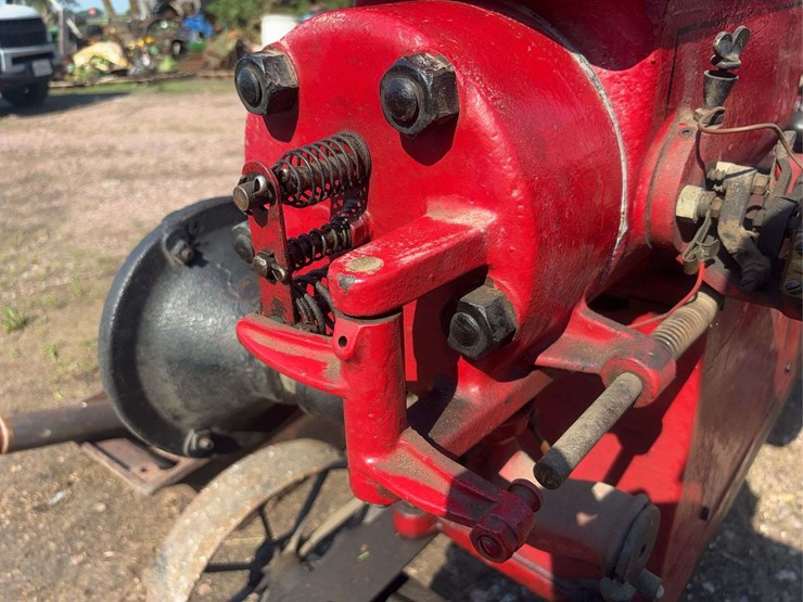 economy-7-horse-hit-and-miss-engine,-cart,-and-original-base-image-33
