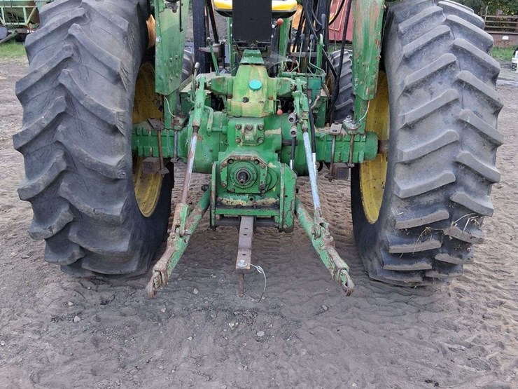 1982-john-deere-2940-image-9