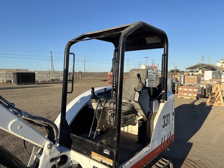 2004-bobcat-331g-image-24