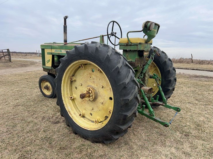 john-deere-520-image-3