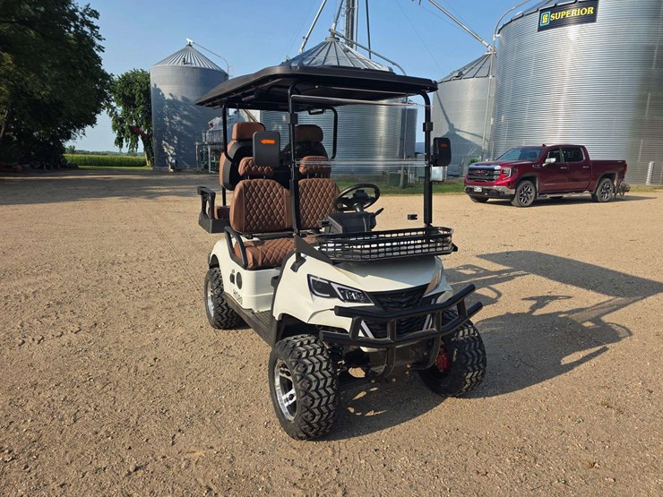 sdlg80-electric-golf-cart,-1.3-miles-(will-go-up),-60v-motor,-4-passenger,-approx-battery-range:-50-image-6