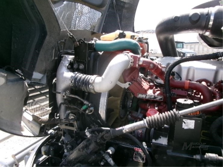 2017-mack-pinnacle-cxu613-image-33
