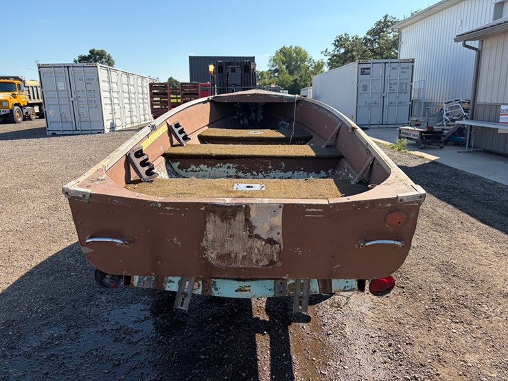 #2393-•-14’-aluminum-v-hull-boat-with-trailer(sells-with-bill-of-sale)-image-2
