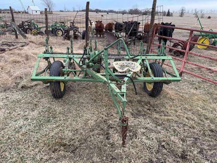 john-deere-chisel-plow-image-7