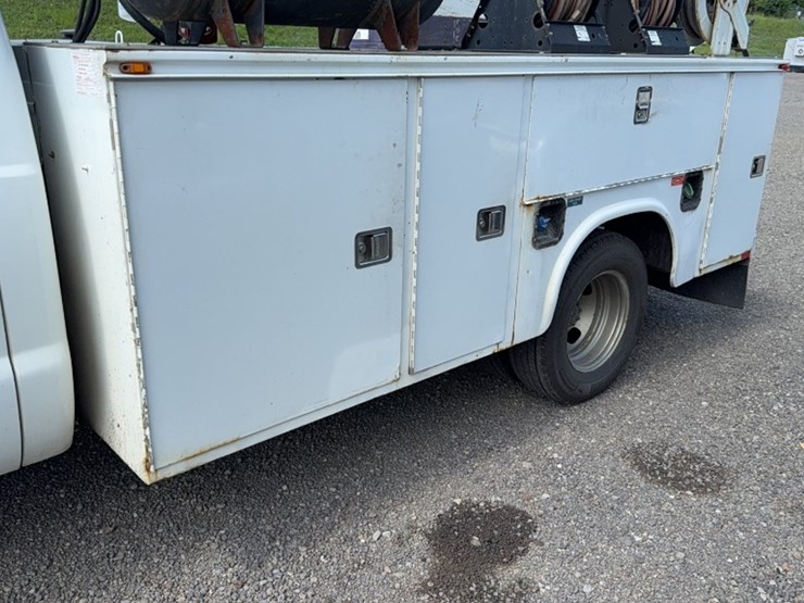 2014-ford-f350-image-15