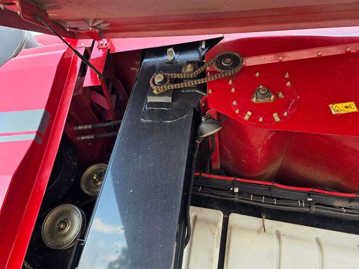 2013-case-ih-8230-image-64
