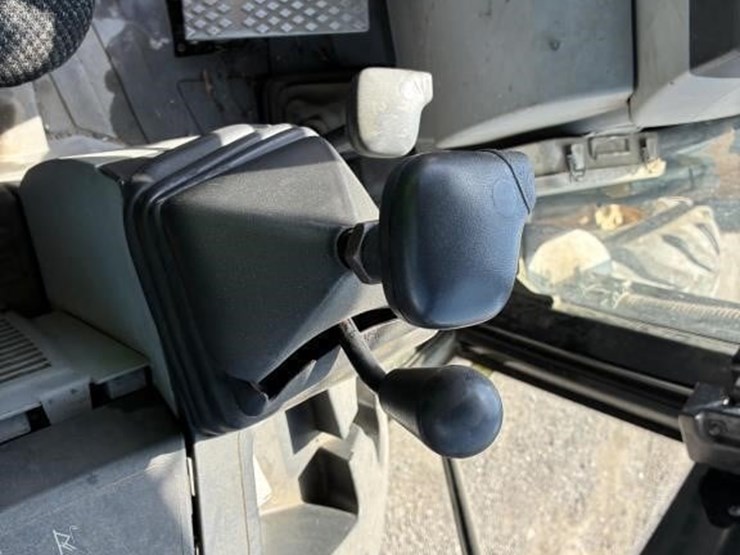 2008-caterpillar-430e-image-27