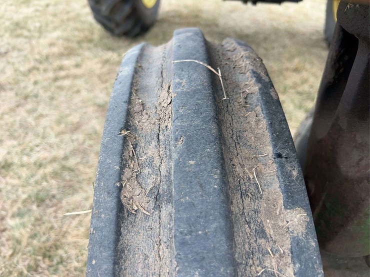 john-deere-70-image-17