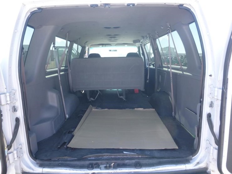2002-ford-e350-image-8