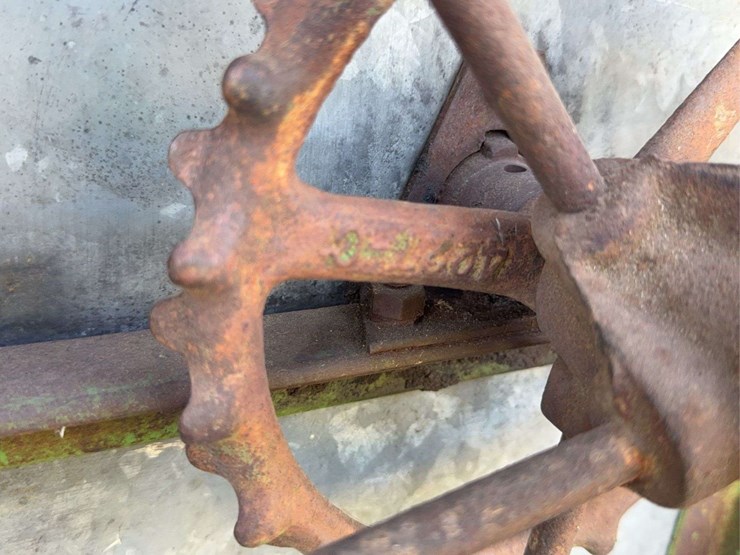 john-deere-one-hole-corn-sheller-image-15