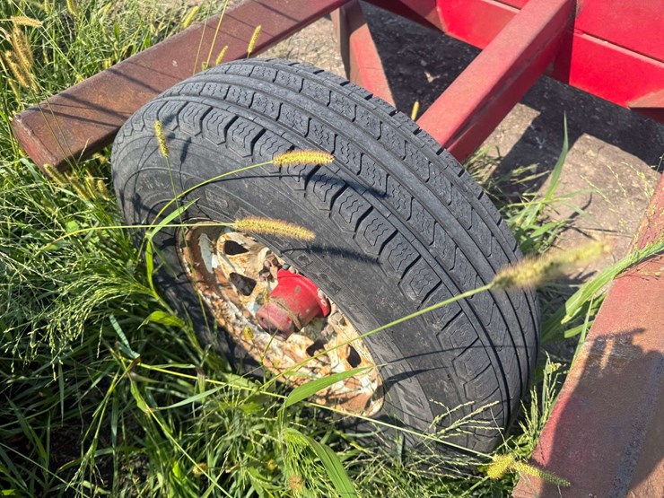 10-bale-round-bale-trailer,-just-went-through-the-shop,-235/80r16-tires-on-8-bolt-rims,-believed-to-image-10