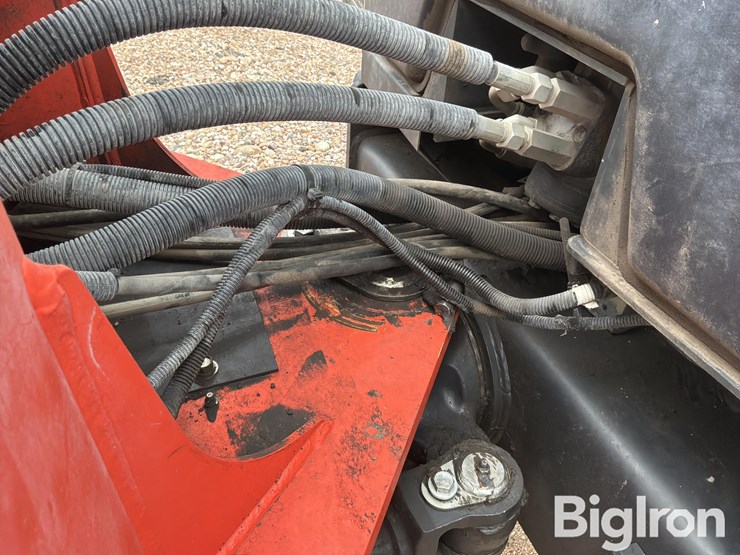 2019-kubota-r630-image-17