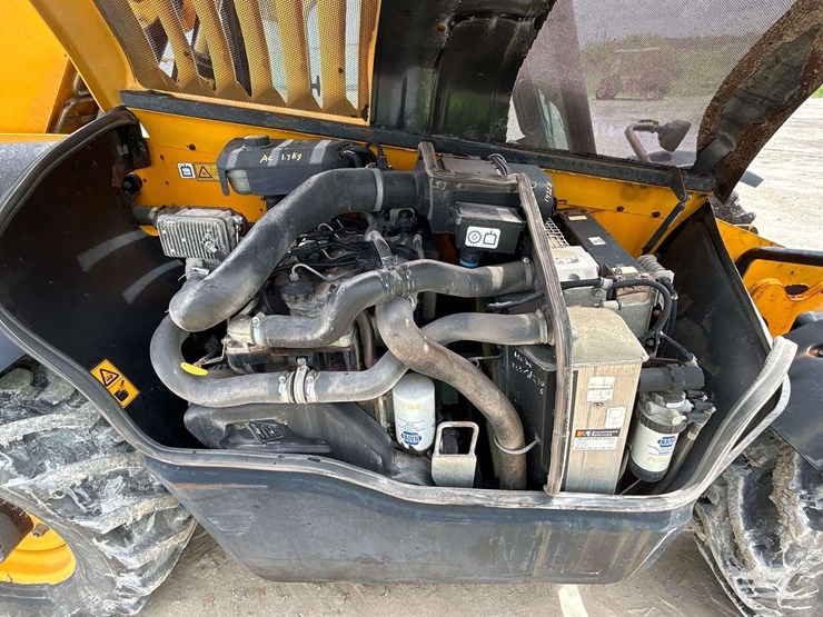 2014-jcb-527-58-image-7