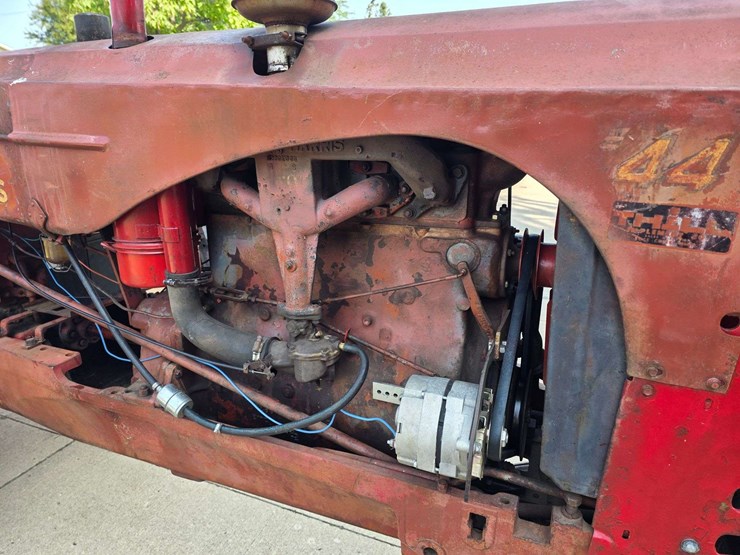 1951-massey-ferguson-44-image-36