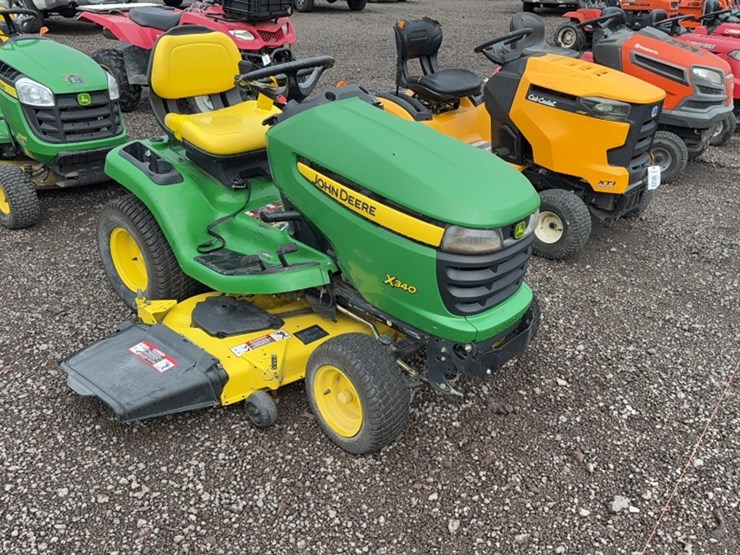 john-deere-x340-image-3