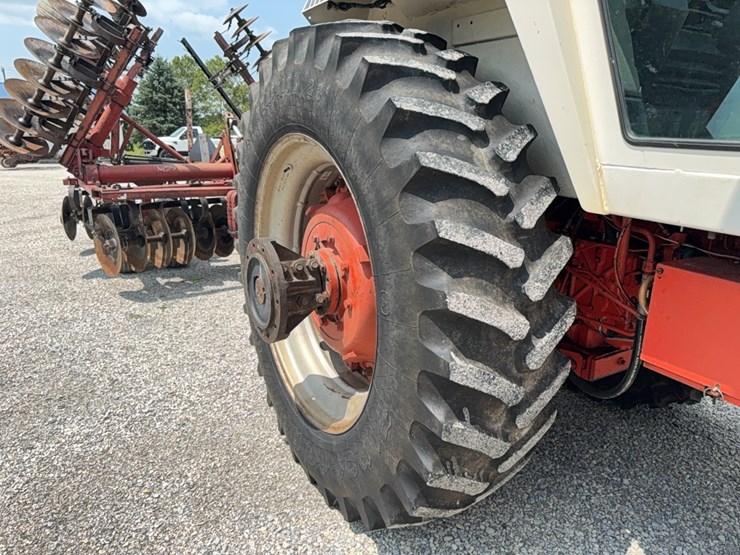 case-2590-tractor-image-25