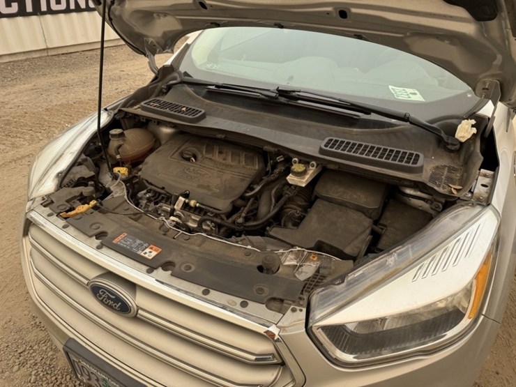 2017-ford-escape-se-image-16