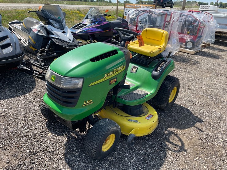 john-deere-l110-image-1
