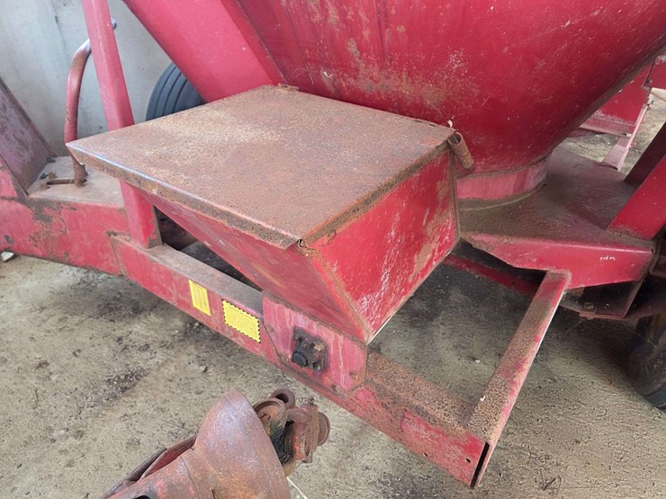 new-holland-357-image-7