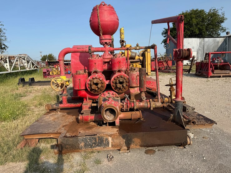 ideco-214-duplex-mud-pump-p/b-caterpillar-d353e-engine,-skidded-image-2