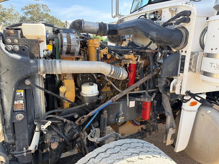 2009-peterbilt-367-image-23