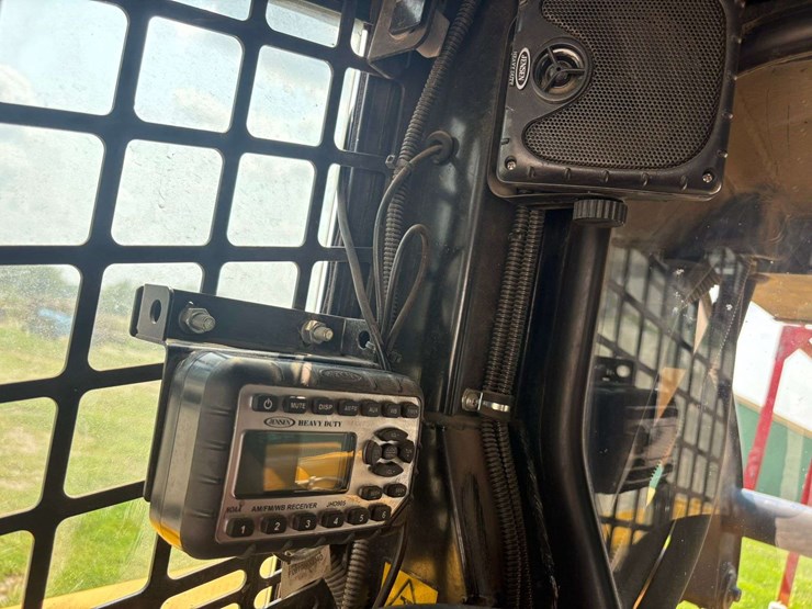 2001-john-deere-260-image-27