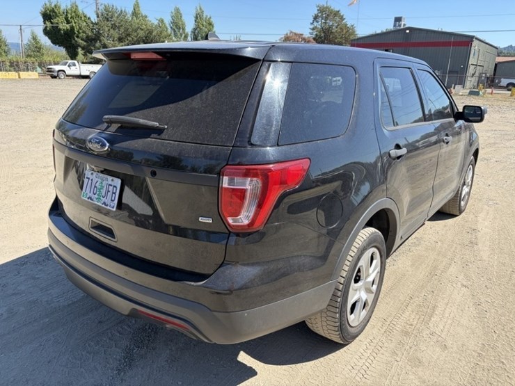 2017-ford-explorer-image-4