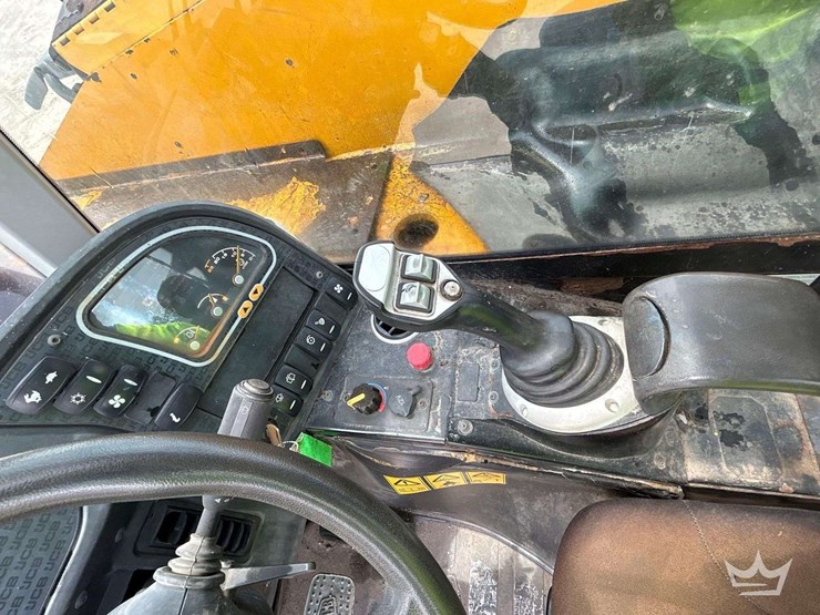 2014-jcb-527-58-image-22