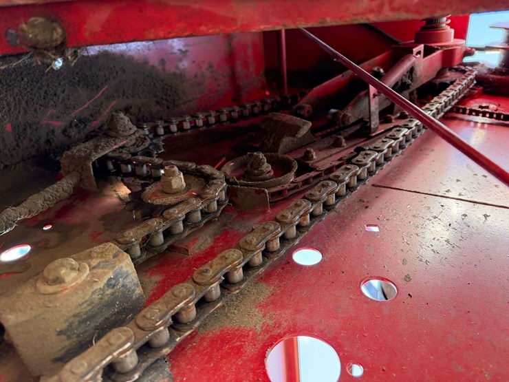 new-holland-664-image-19