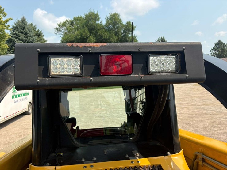 2001-john-deere-260-image-22
