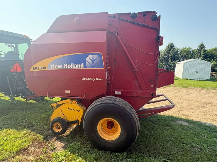 2011-new-holland-br7090-image-6