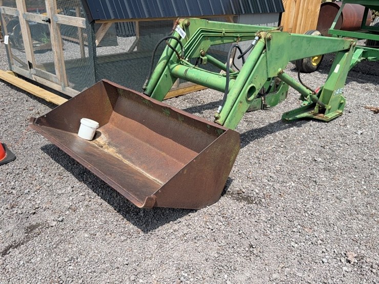 john-deere-146-image-1
