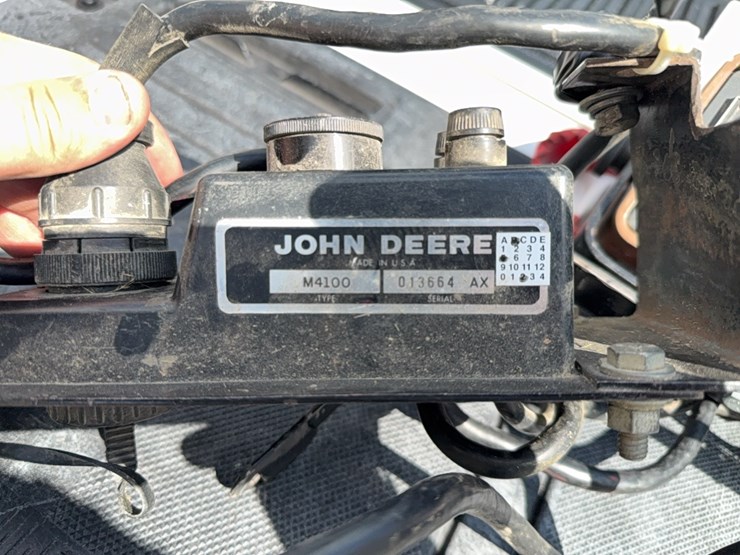 john-deere-7000-image-32