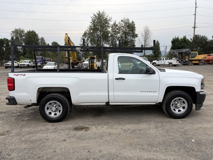 2017-chevrolet-silverado-1500-image-3